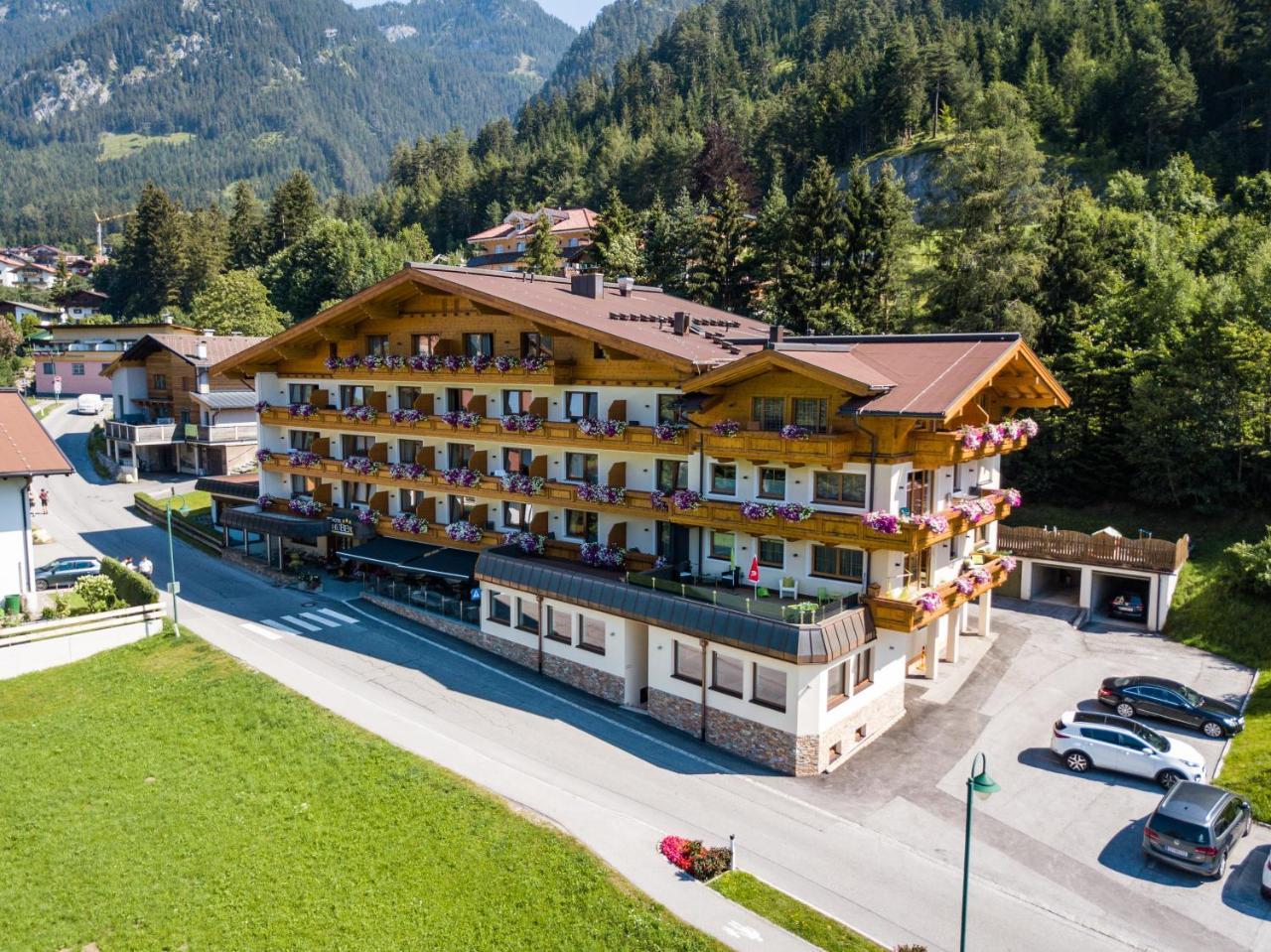 Hotel Huber Hochland Maurach  Exterior photo